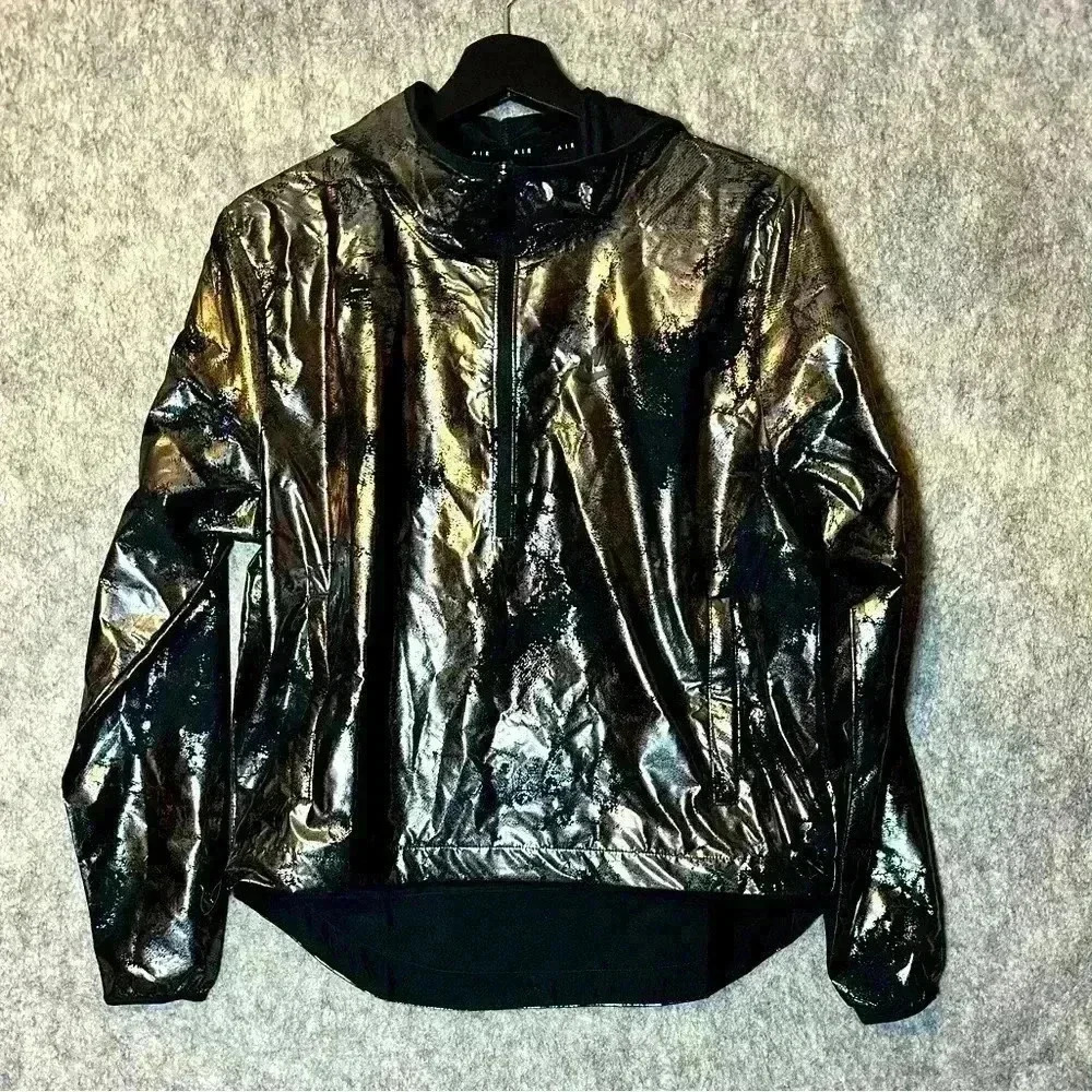 EUC Nike Air Women’s Foil Running Jacket - Small